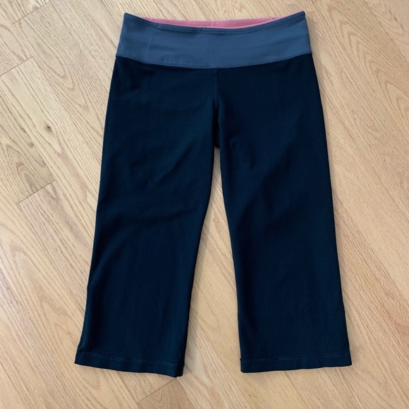 Lululemon Reversible Crop Pants - Picture 4 of 11